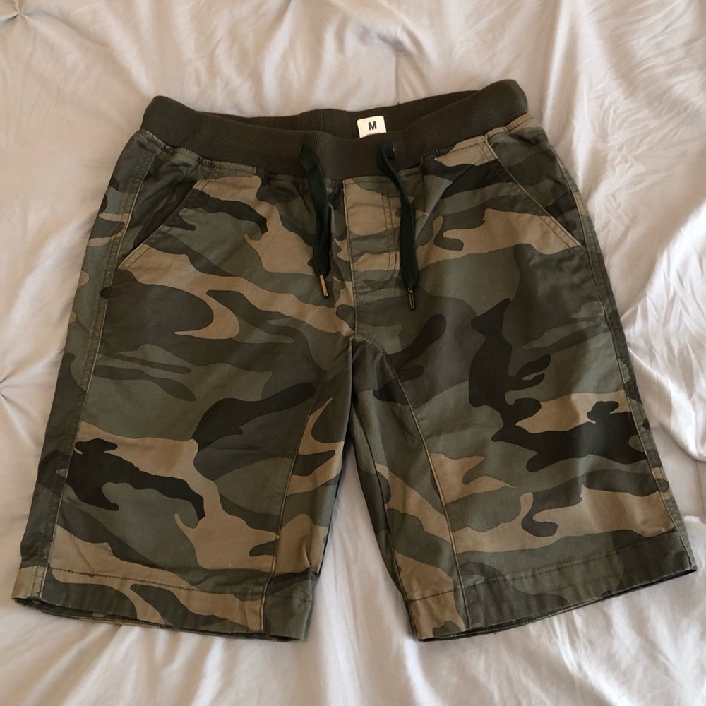 Men’s Camo Shorts Medium